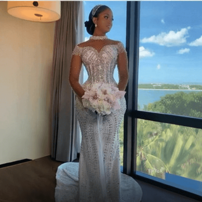 New High End Mermaid Wedding Dress Rhinestone Pearl Decorated Short Sleeve Bridal Dress With Detachable Train