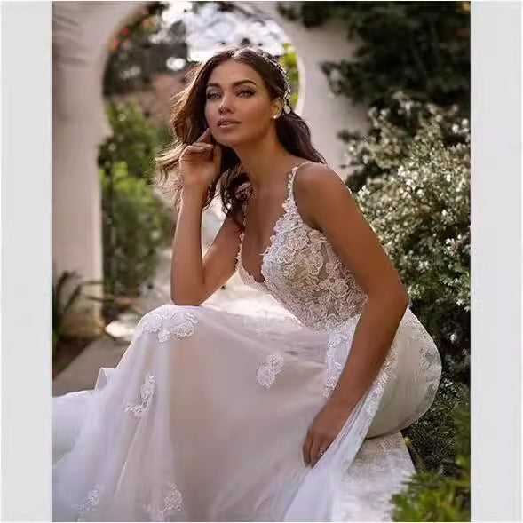 New Elegant Light Wedding Dress V-Neck Sleeveless Backless Spaghetti Strap Evening Party Bridal Dress