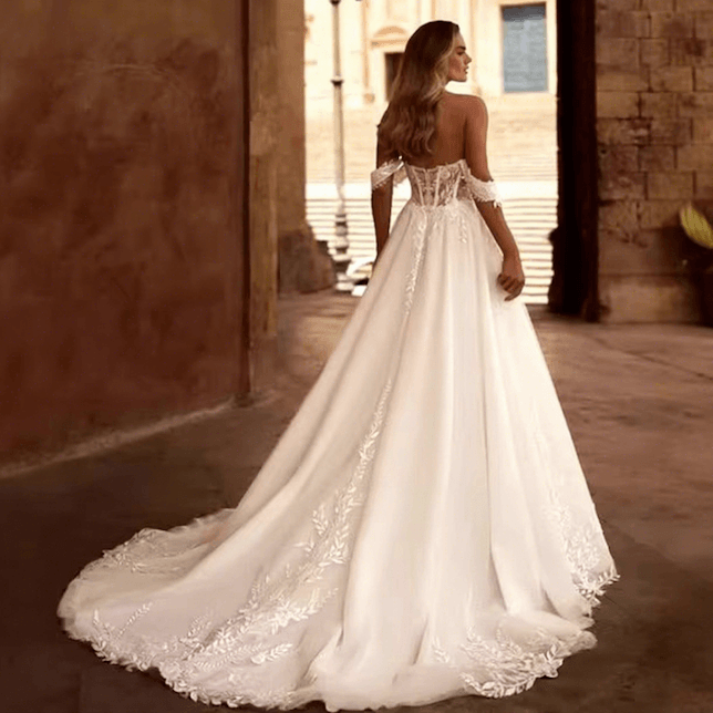 New Exquisite Wedding Dress Off-Shoulder Sleeveless Backless Puffy Bridal Gown