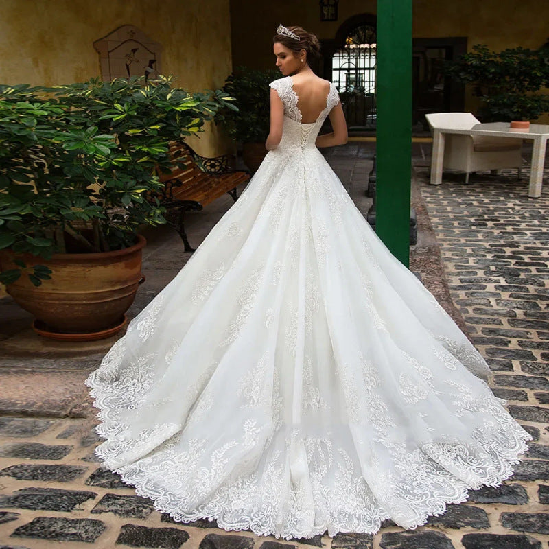 High End Elegant Wedding Dress V-Neck Backless Sleeveless Lace-up Slim Bridal Dress