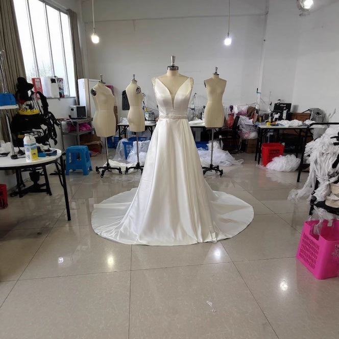 New Satin Light Wedding Dress Elegant Simple Deep V-Neck Sleeveless Backless Slit Sweep Bridal Dress