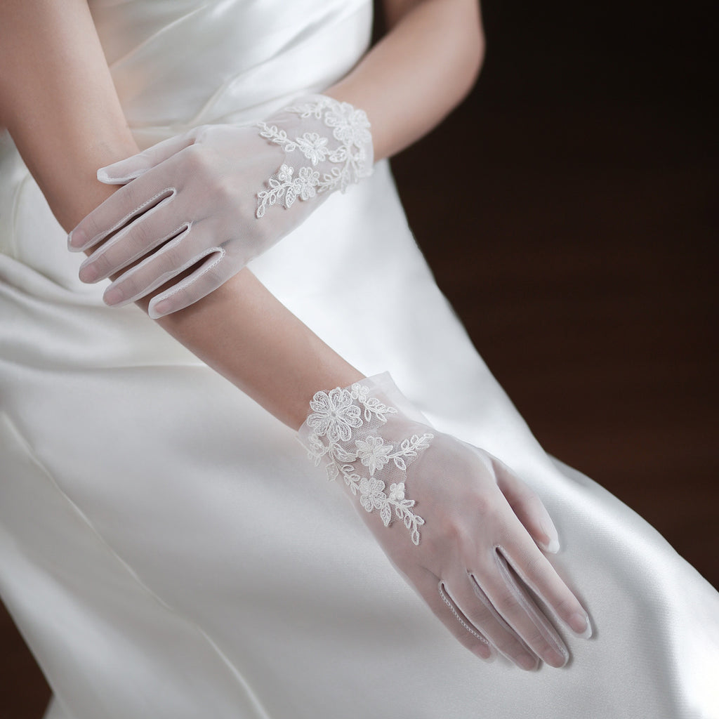 Ivory Embroidered Wrist Length Wedding Gloves Elegant Super Fairy Lace Photo Dinner Party Gloves