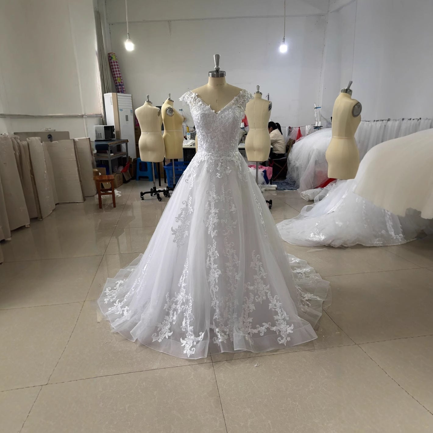 Elegant Simple Wedding Dress V-Neck Backless Sleeveless Lace-up Bridal Dress
