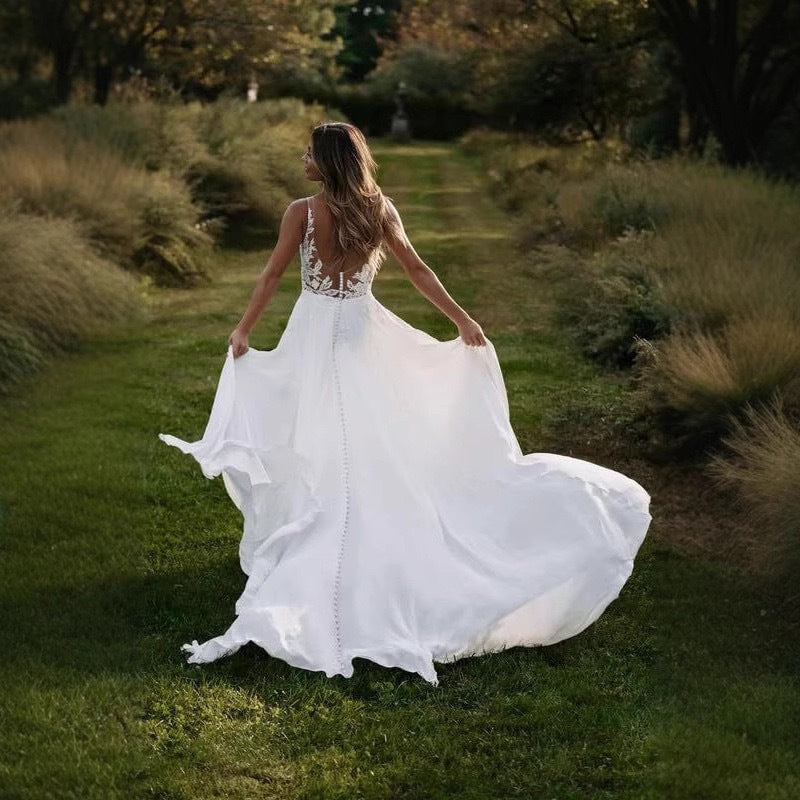 Lace Floor-Length A-Line Natural Waist Button Engagement Bridal Gown Plus Size V-neck Sleeveless Wedding Dress