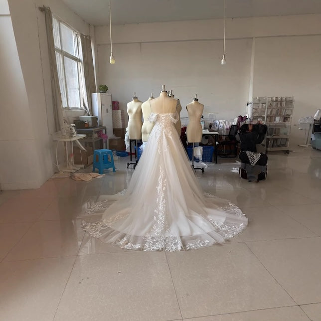 New Exquisite Wedding Dress Off-Shoulder Sleeveless Backless Puffy Bridal Gown