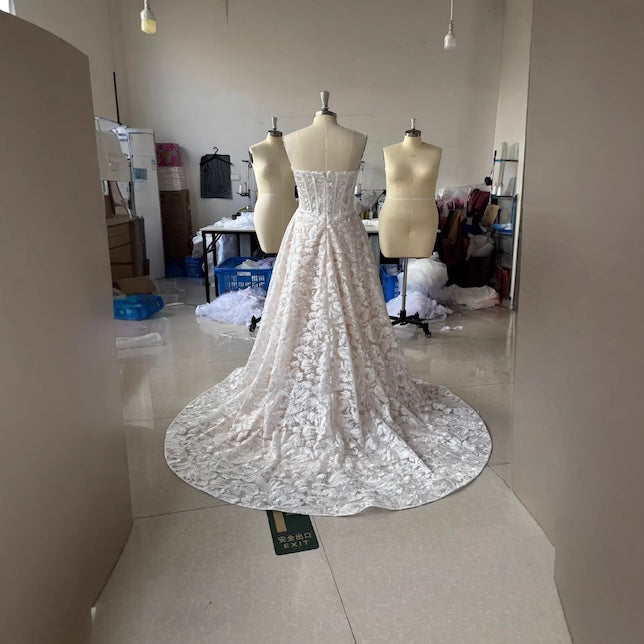 New Strapless Light Wedding Dress High End Backless Sleeveless Sweep Lace Bridal Gown