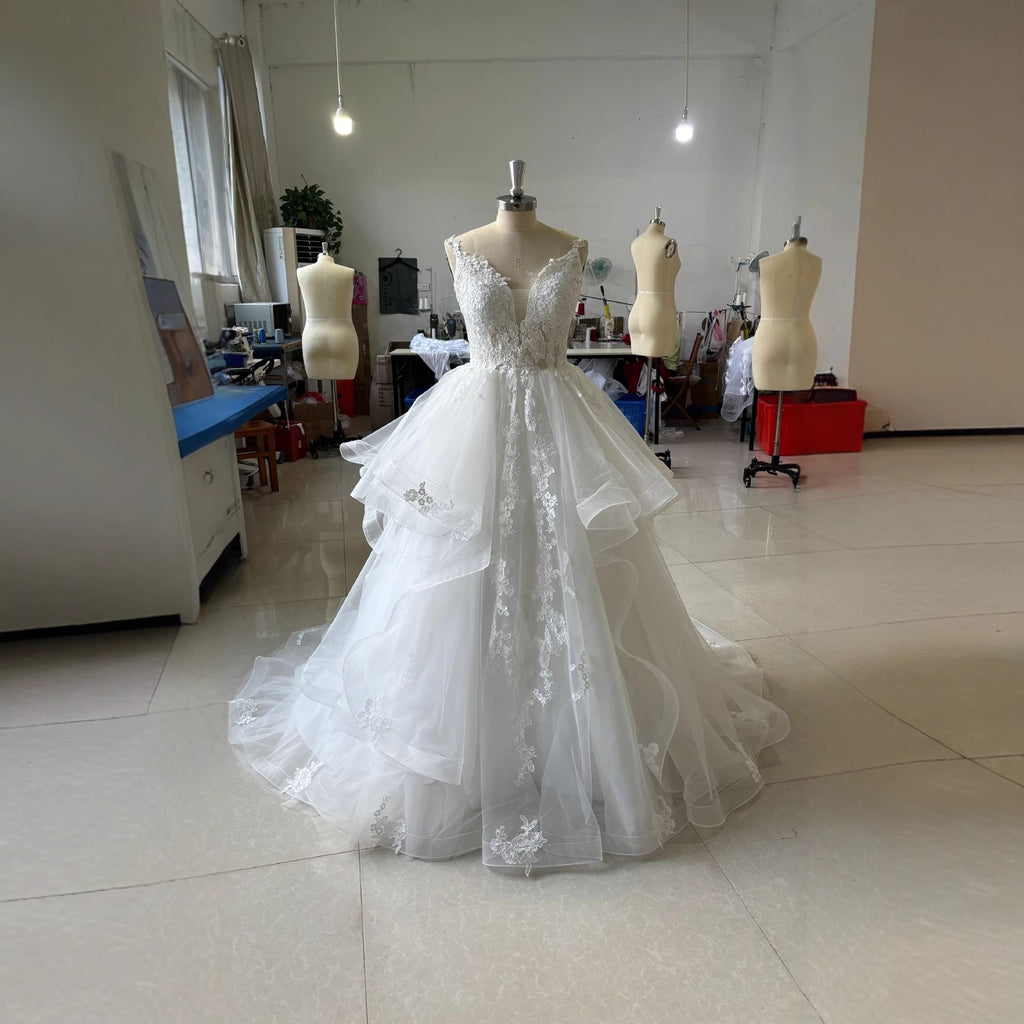 New Elegant Light Wedding Dress V-Neck Sleeveless Backless Spaghetti Strap Evening Party Bridal Dress