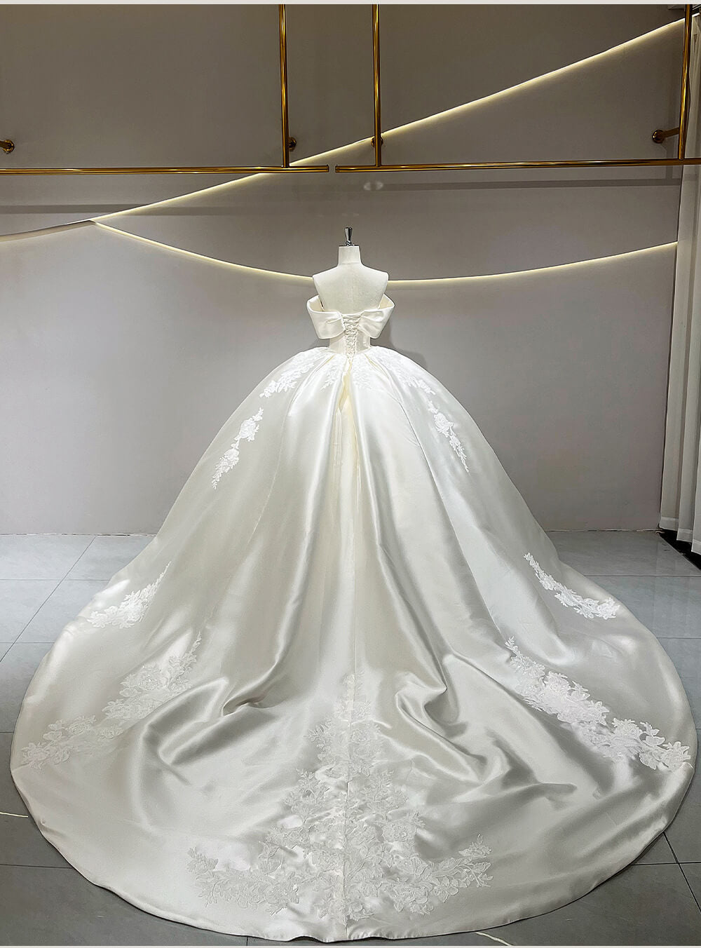 New Off-Shoulder Elegant Main Wedding Dress High End Satin Customized A-Line Backless Lace-Up Bridal Gown